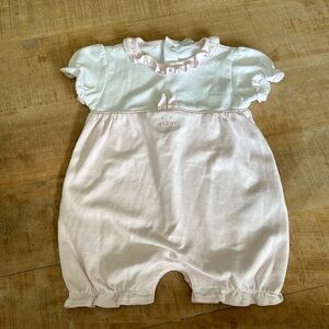 Kissy kissy bunny outfit